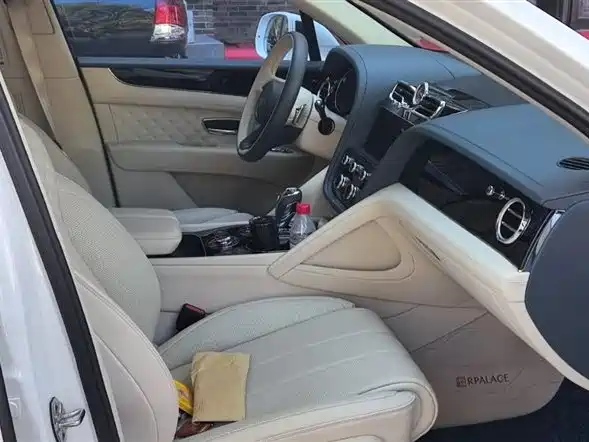 Bentley Bentayga 2022