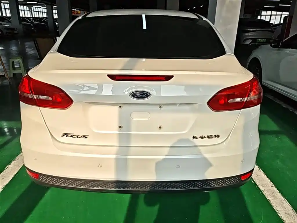 Ford Focus 2015 — фото 6