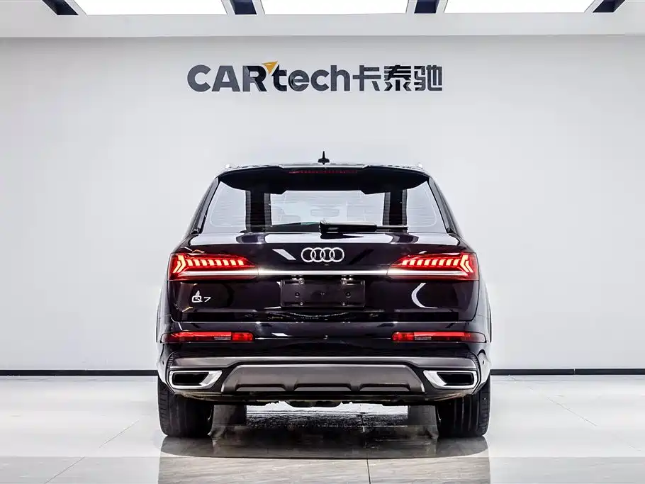 Audi Q7 2020 — фото 31