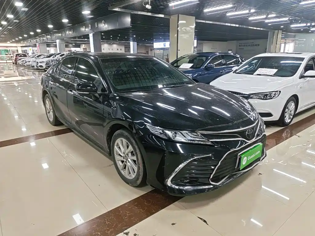 Toyota Camry 2023 — фото 4