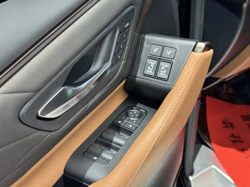 Toyota Alphard 2025 — фото 19