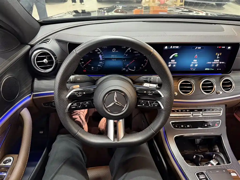 Mercedes-Benz E-Class 2023 — фото 12
