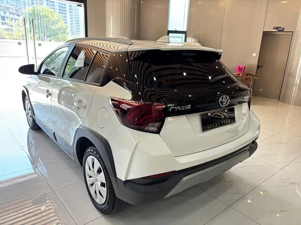Toyota Yaris L 2022