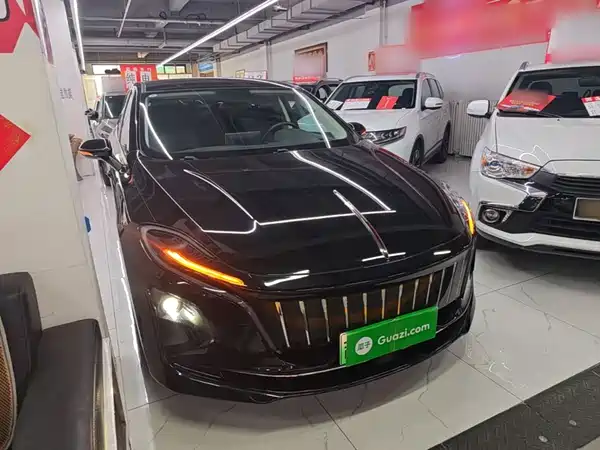 Hongqi E-QM5 2023