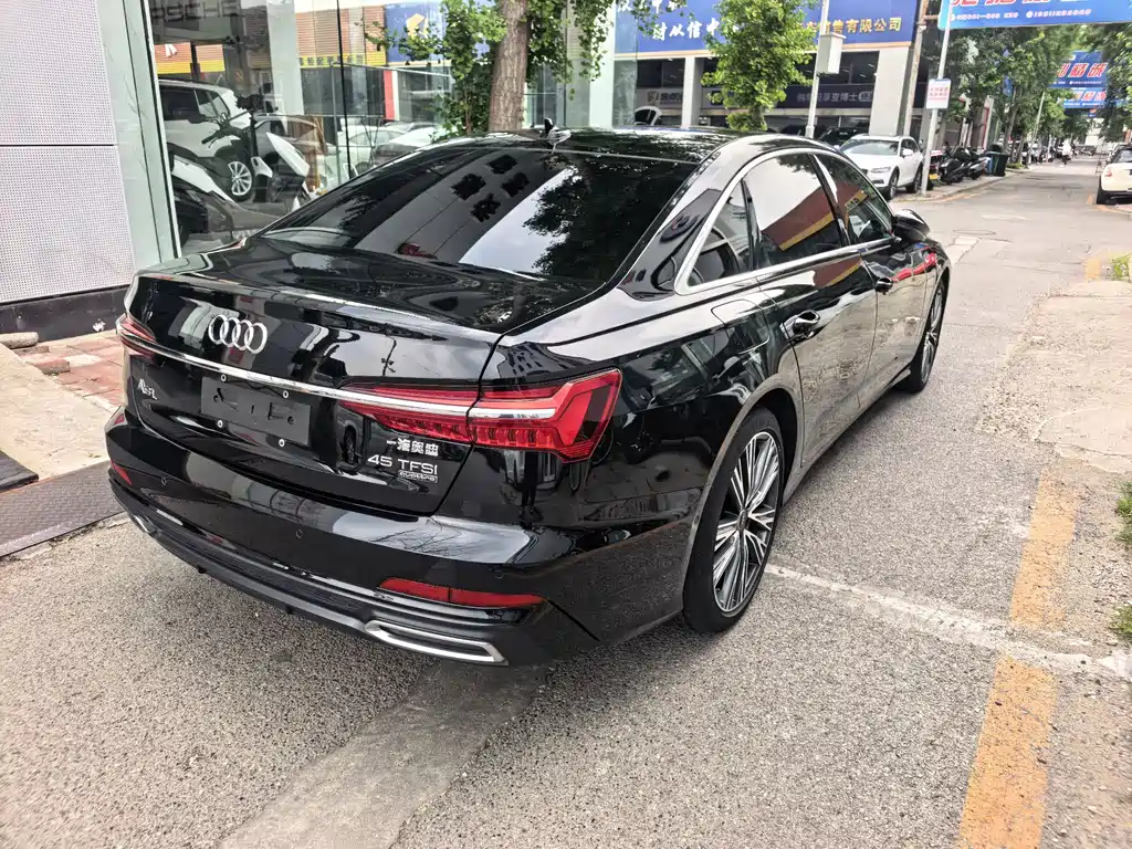Audi A6L 2022