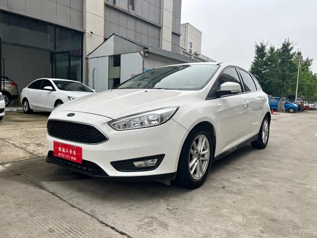 Ford Focus 2017 — фото 1