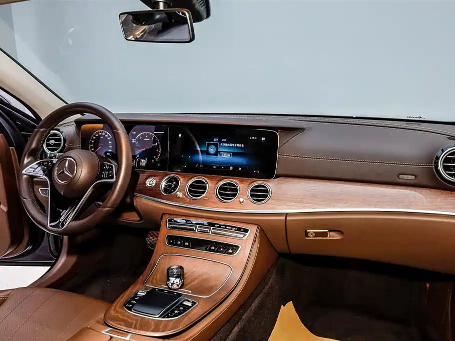 Mercedes-Benz E-Class 2021 — фото 25
