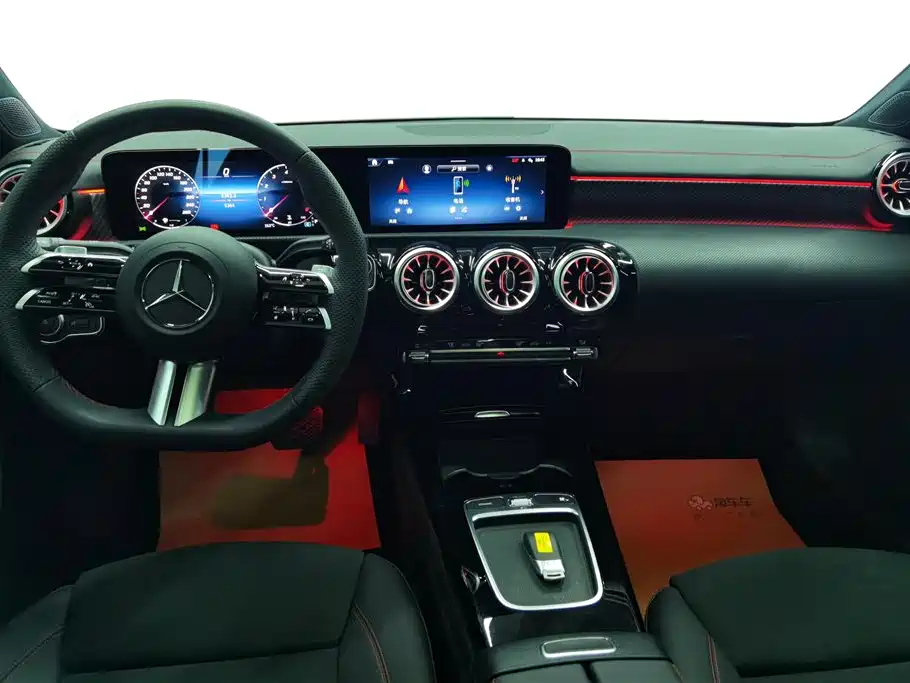 Mercedes-Benz A-Class 2024 — фото 12