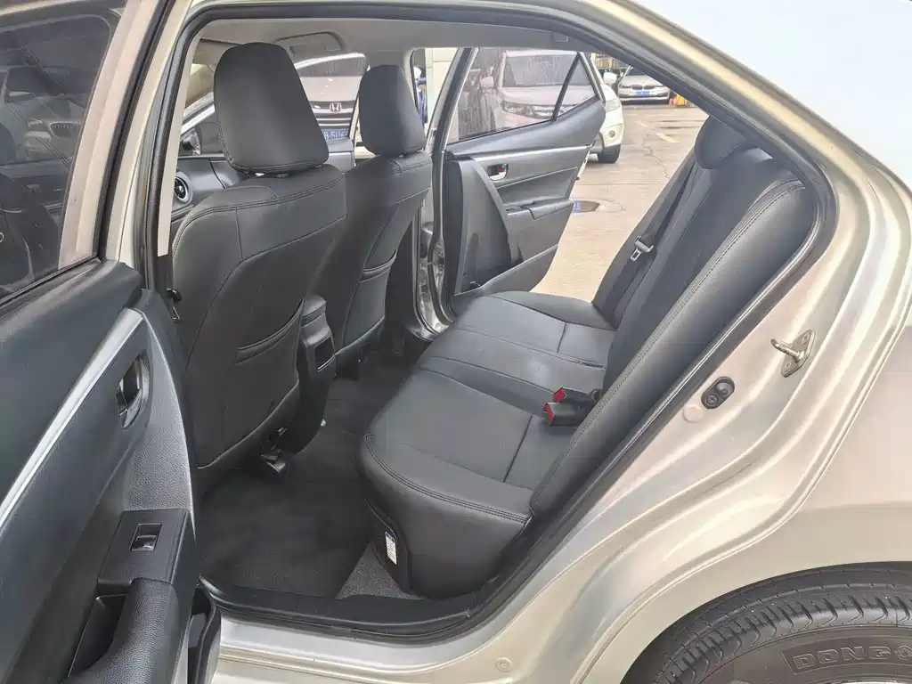 Toyota Corolla 2017 — фото 11