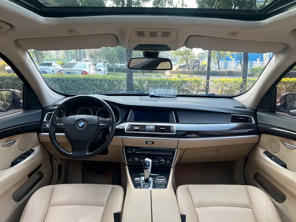 BMW 5 Series GT 2013 — фото 10