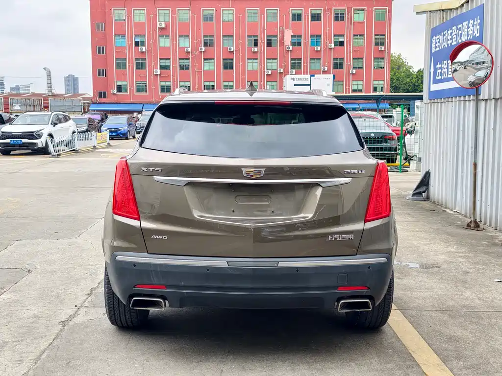 Cadillac XT5 2017 — фото 5
