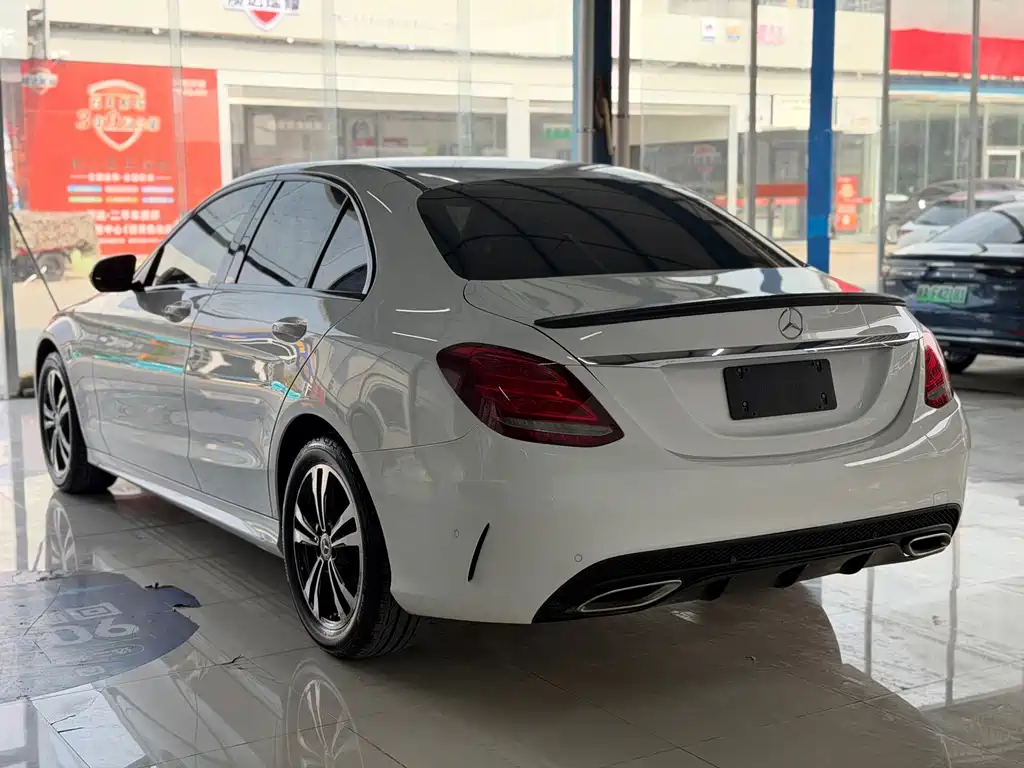 Mercedes-Benz C-Class 2018 — фото 16