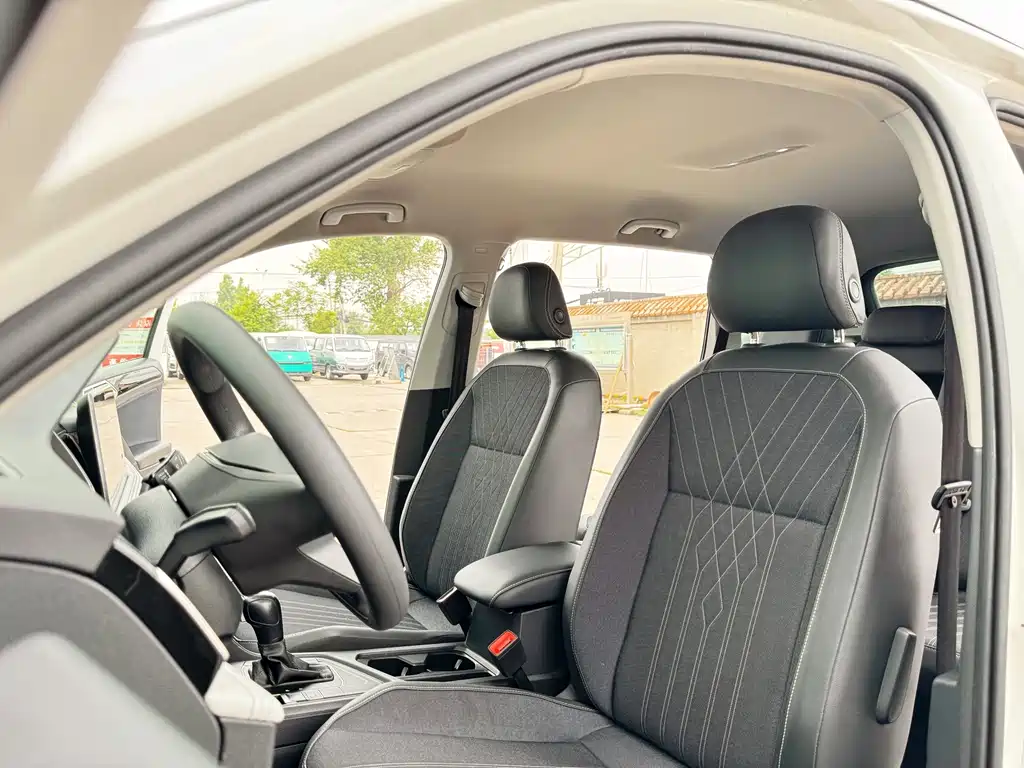 Volkswagen Tiguan L 2022 — фото 20