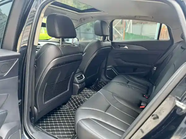 Hongqi H5 2020