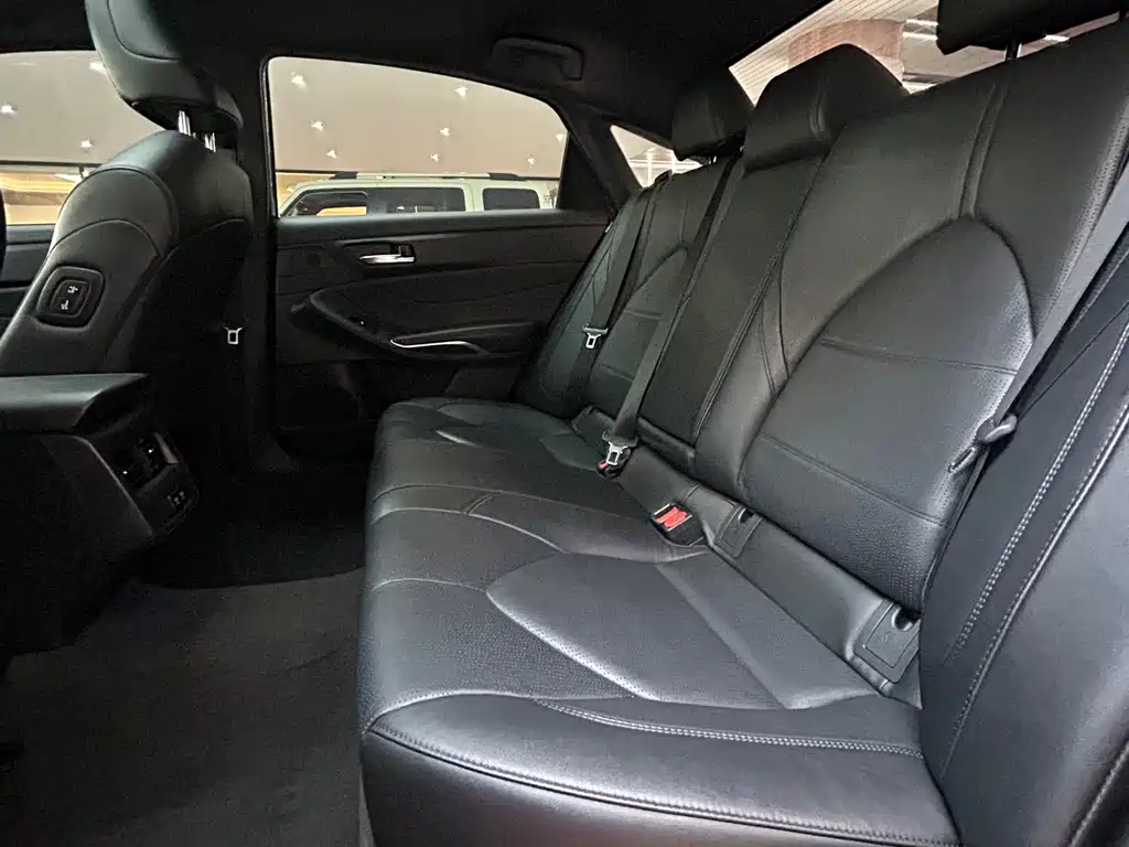 Toyota Avalon 2022 — фото 15