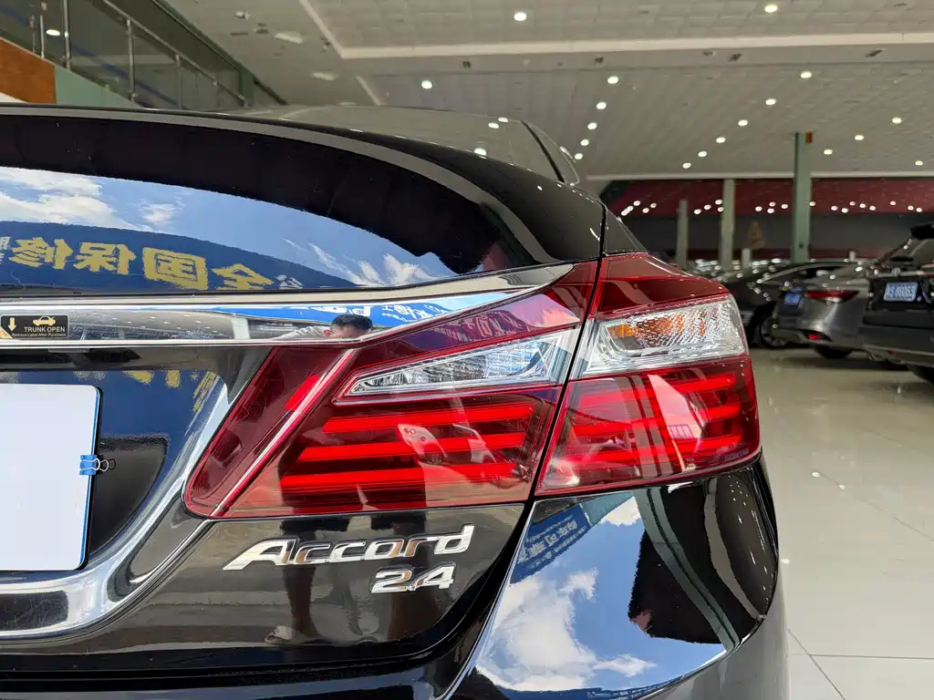 Honda Accord 2016 — фото 11