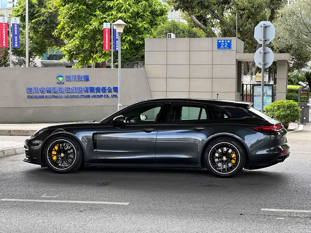 Porsche Panamera 2018 — фото 28