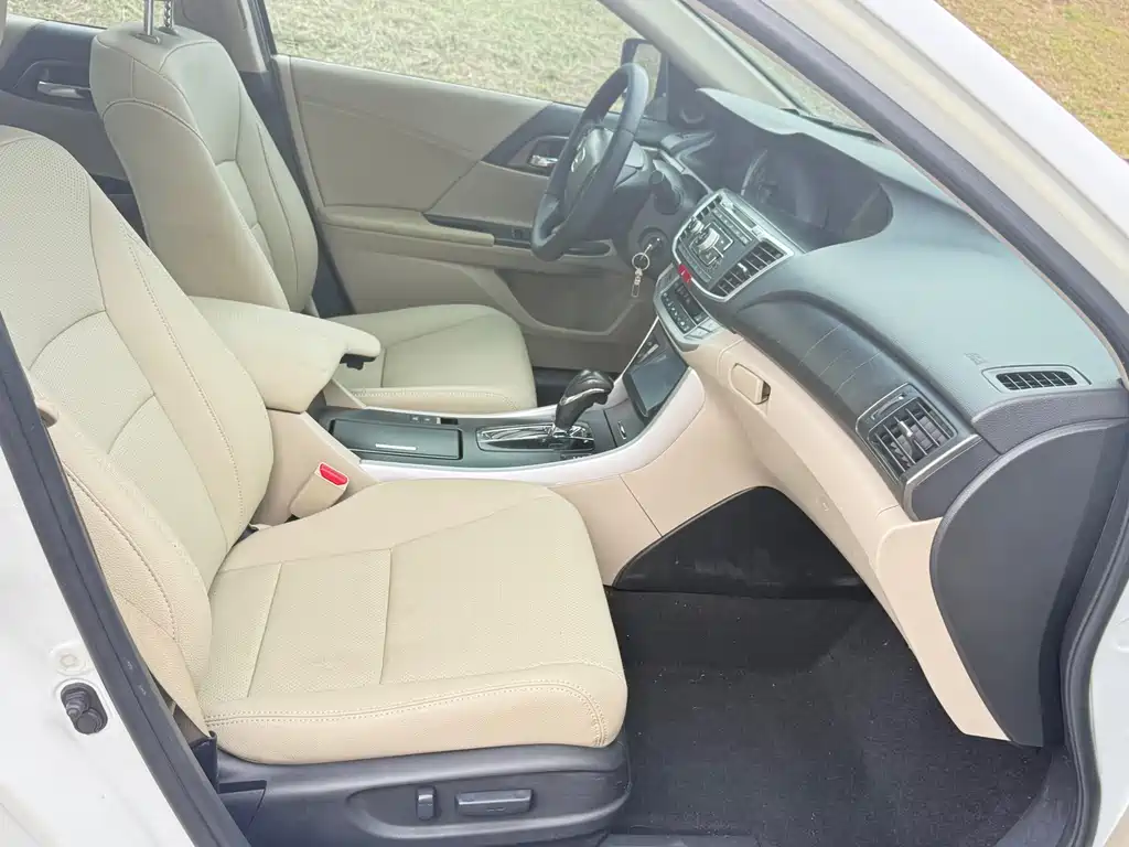 Honda Accord 2014 — фото 13