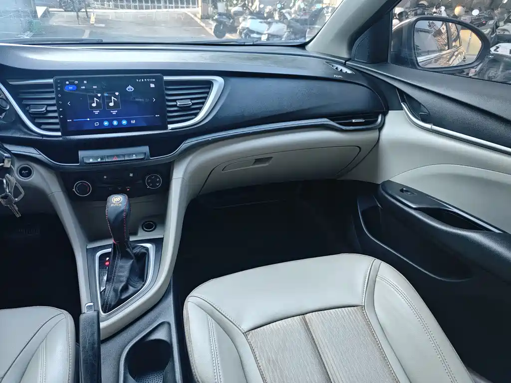Buick Excelle 2017 — фото 11