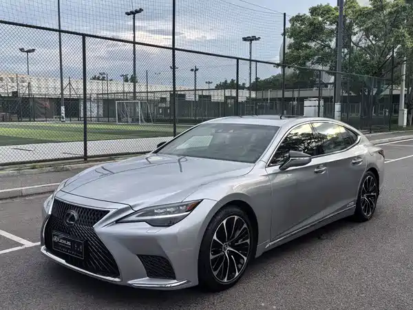 Lexus LS 2021
