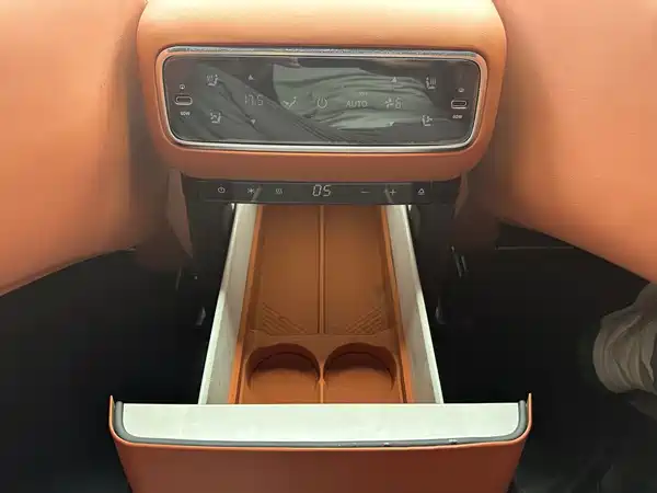 Li Auto L8 2025