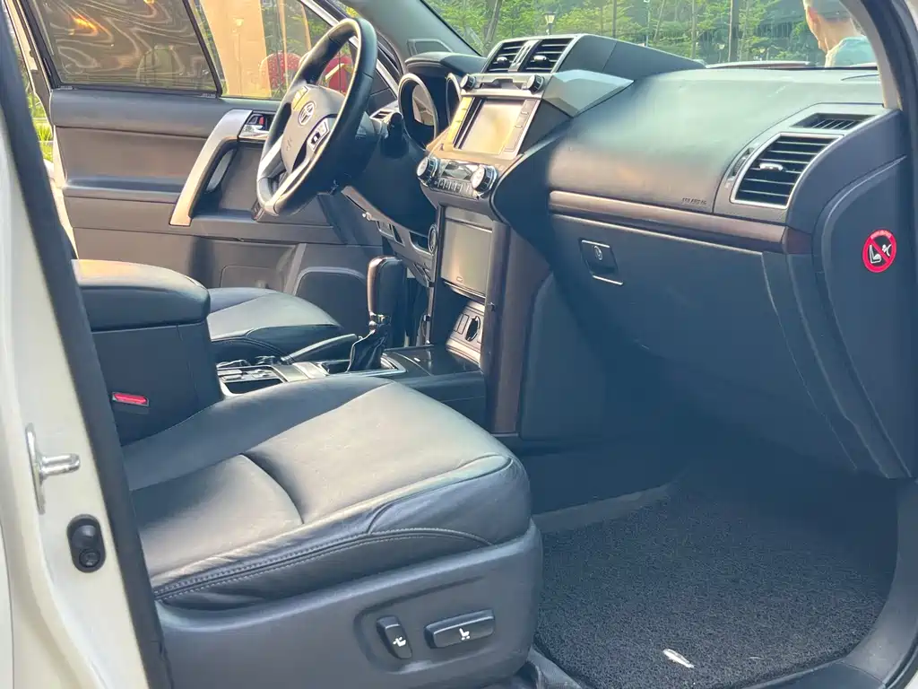 Toyota Prado 2017 — фото 11