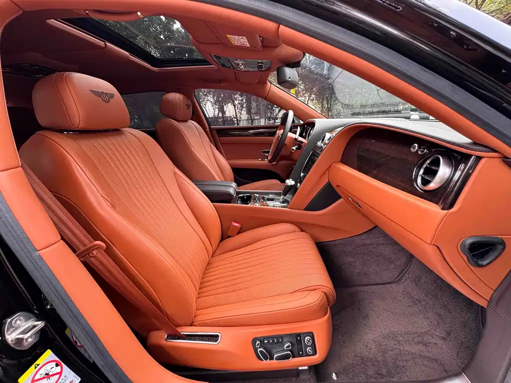 Bentley Flying Spur 2018 — фото 10