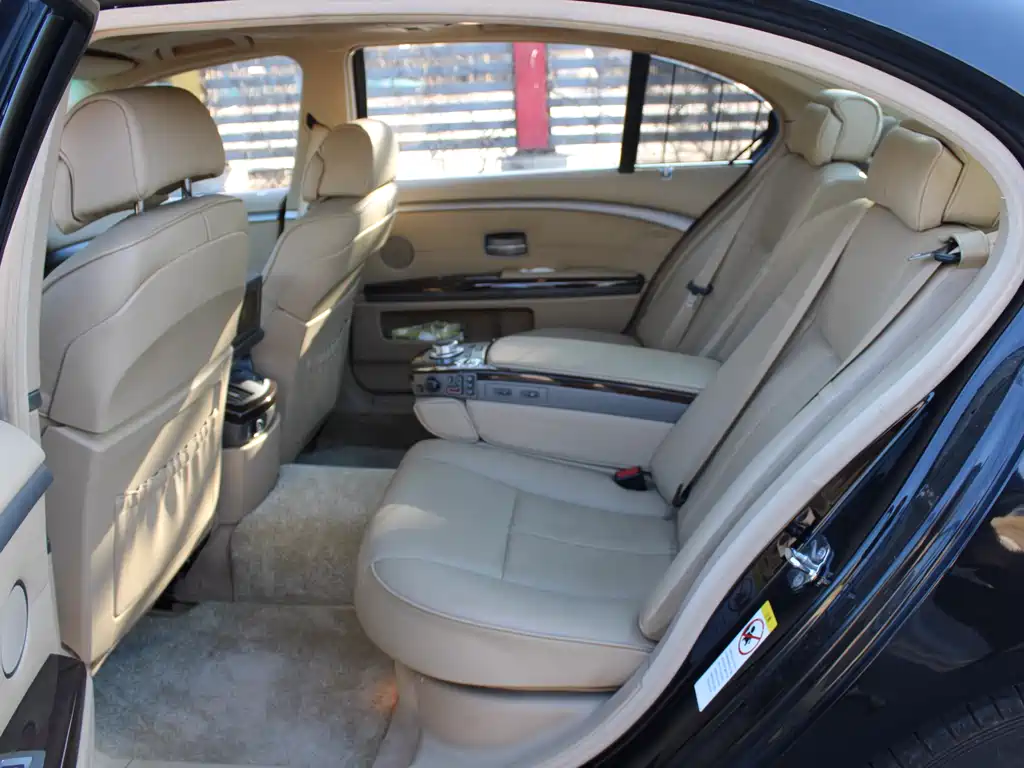 BMW 7 Series 2007 — фото 11