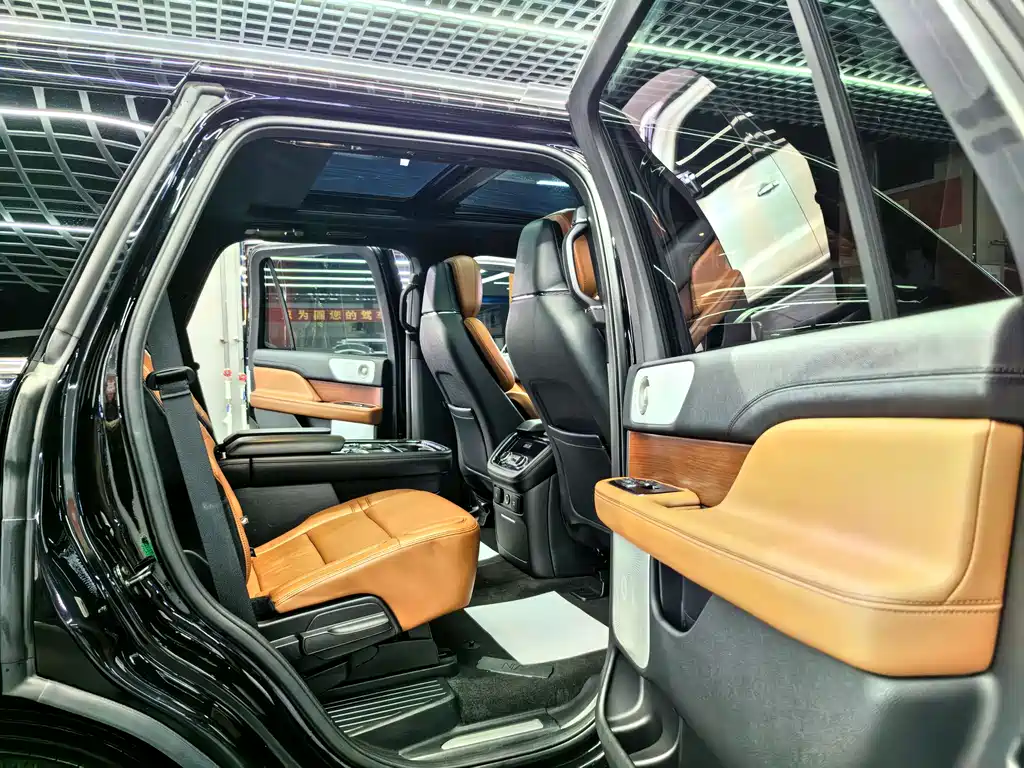 Lincoln Navigator 2020 — фото 9