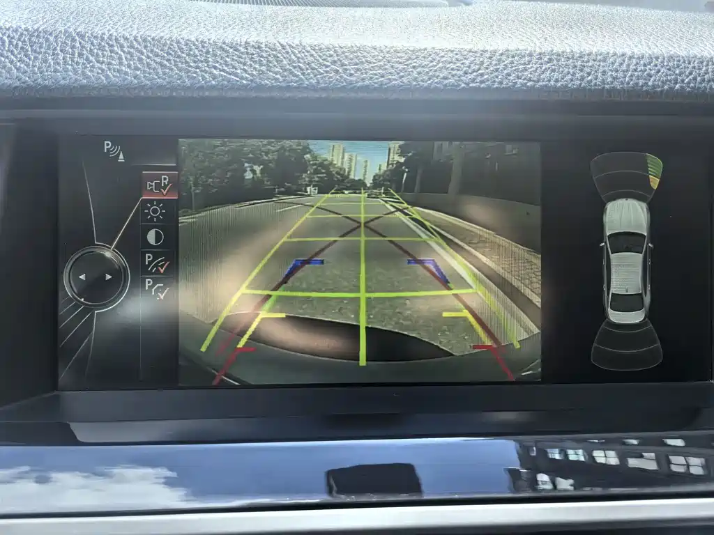 BMW 5 Series 2014 — фото 18
