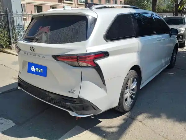 Toyota Sienna 2024