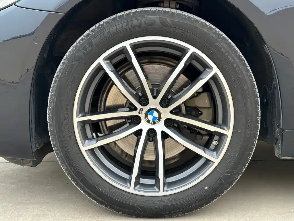BMW 5 Series 2022 — фото 16