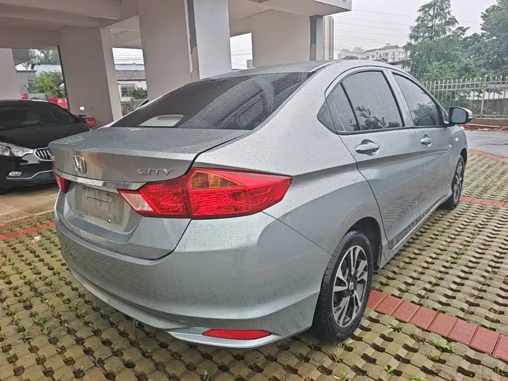 Honda City 2016 — фото 7