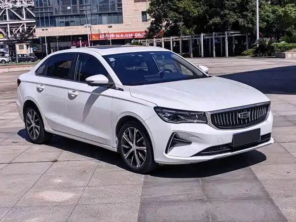 Geely Emgrand 2022