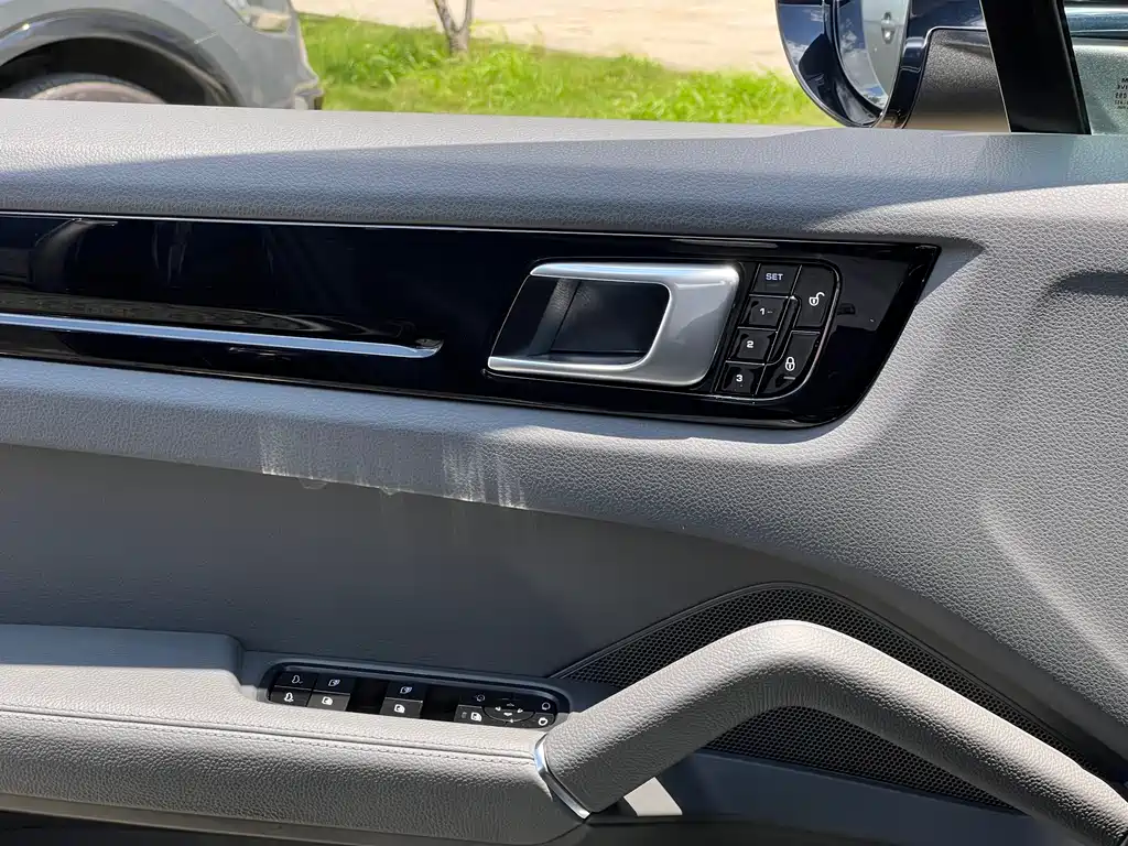Porsche Cayenne 2019 — фото 14