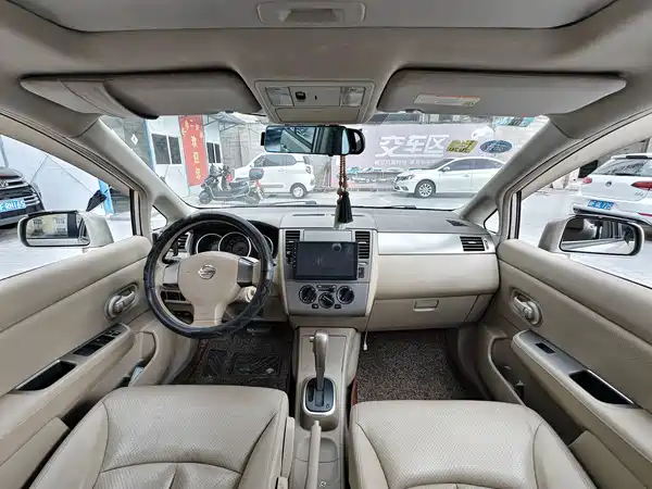 Nissan Tiida 2007