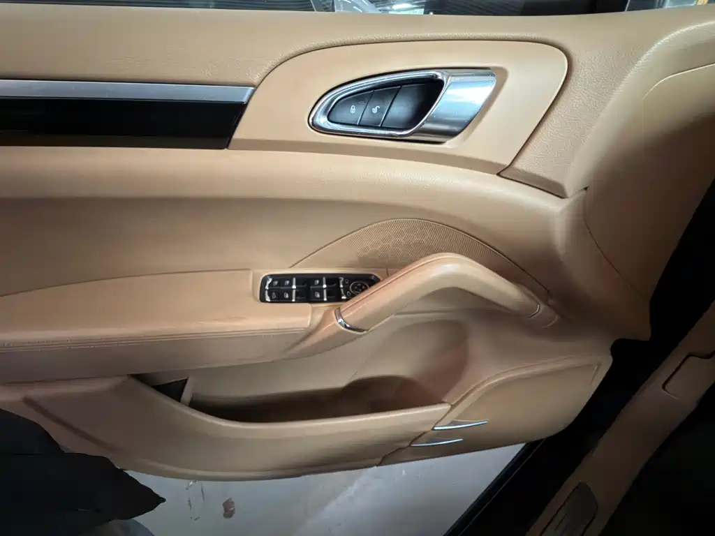 Porsche Cayenne 2016