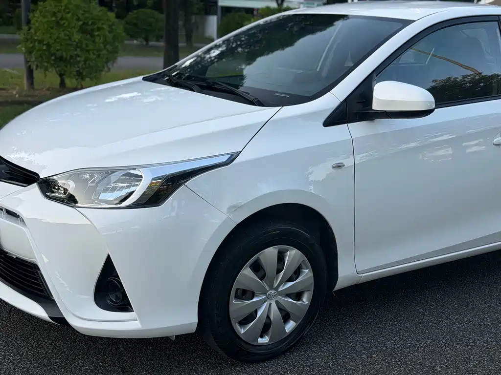 Toyota Yaris L 2022
