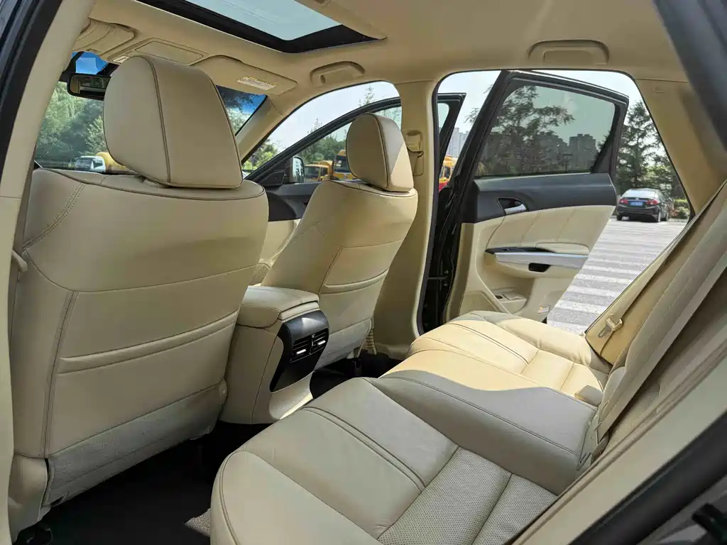 Honda Crosstour 2016 — фото 16
