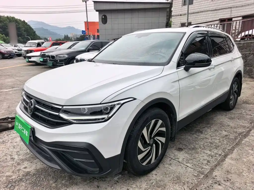 Volkswagen Tiguan L 2024 — фото 2