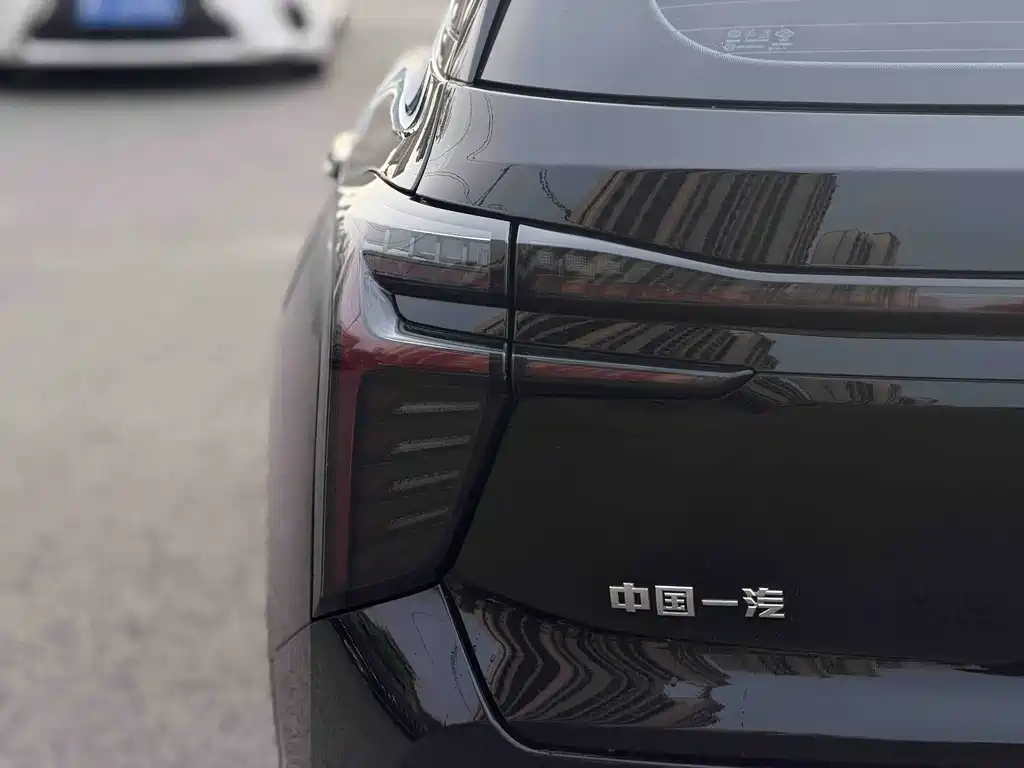 Hongqi HS3 PHEV 2024 — фото 15