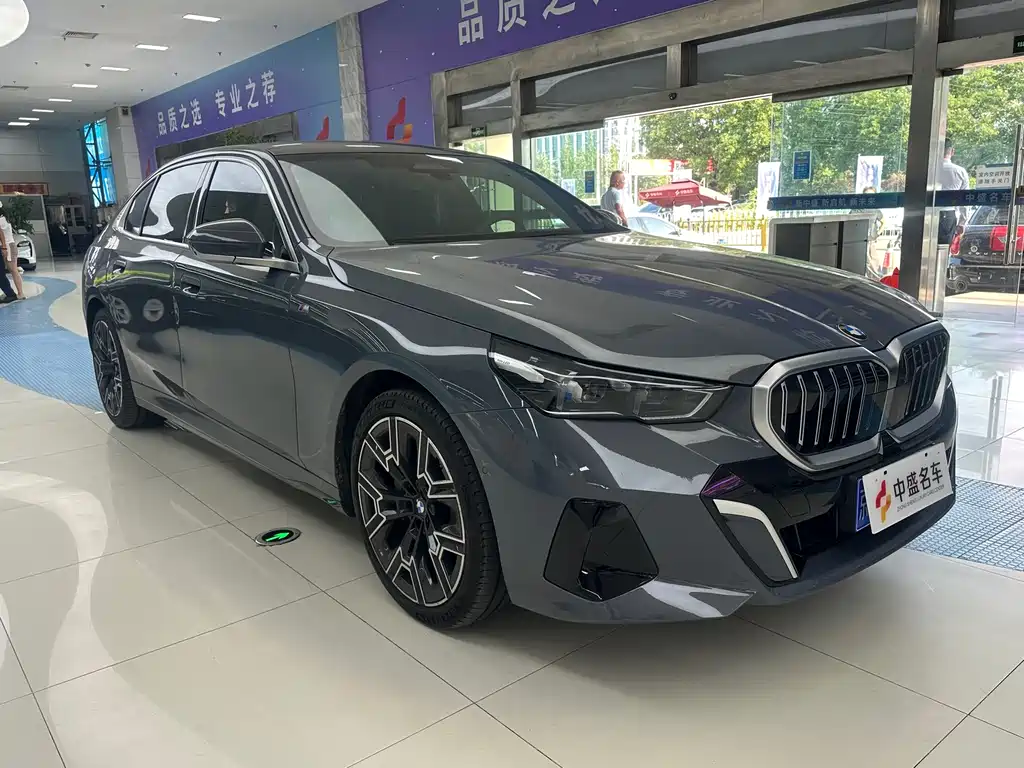 BMW 5 Series 2025