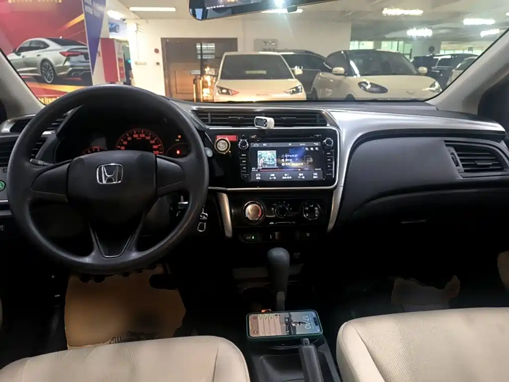 Honda City 2016 — фото 10