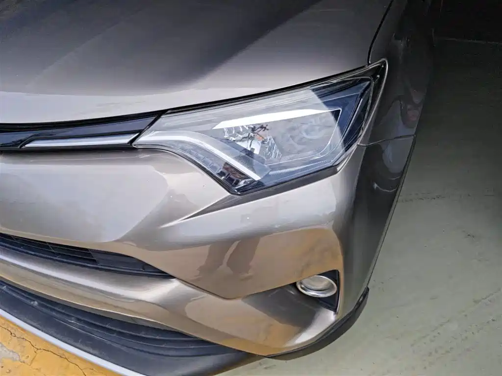 Toyota RAV4 2019 — фото 24