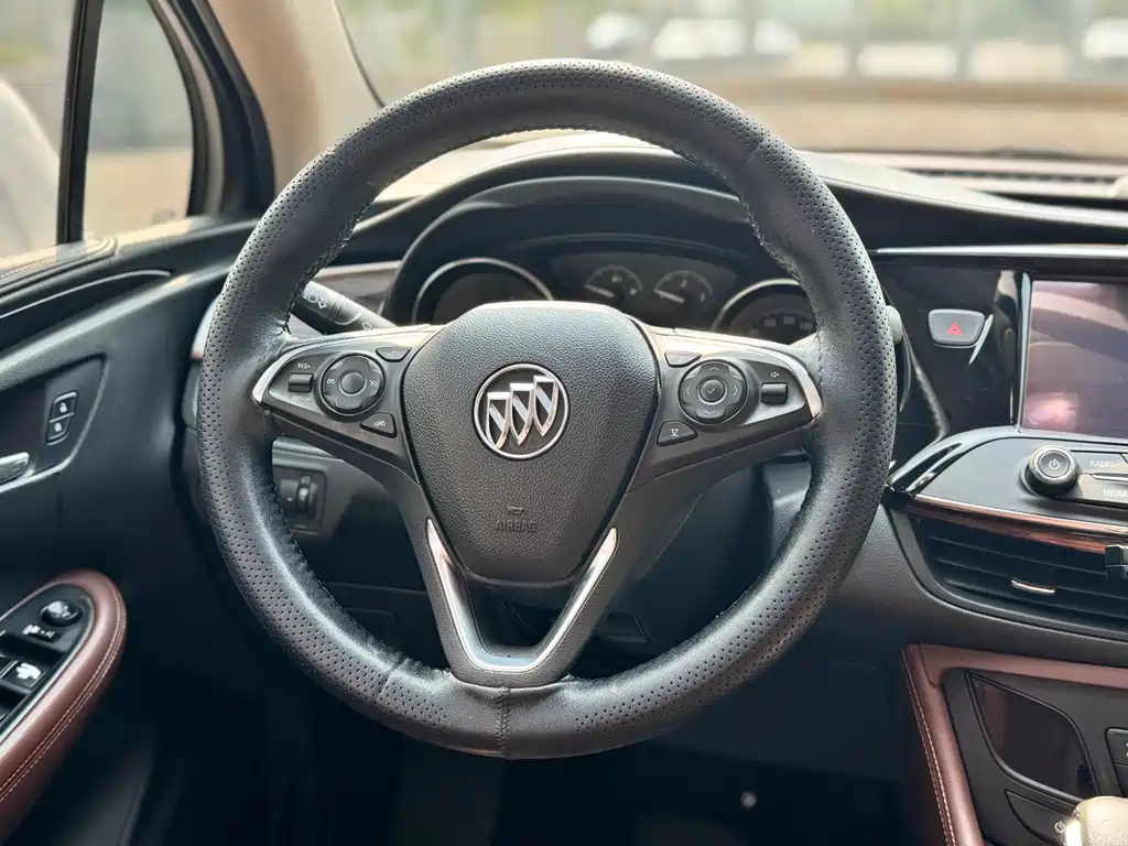 Buick Envision Plus 2017 — фото 12