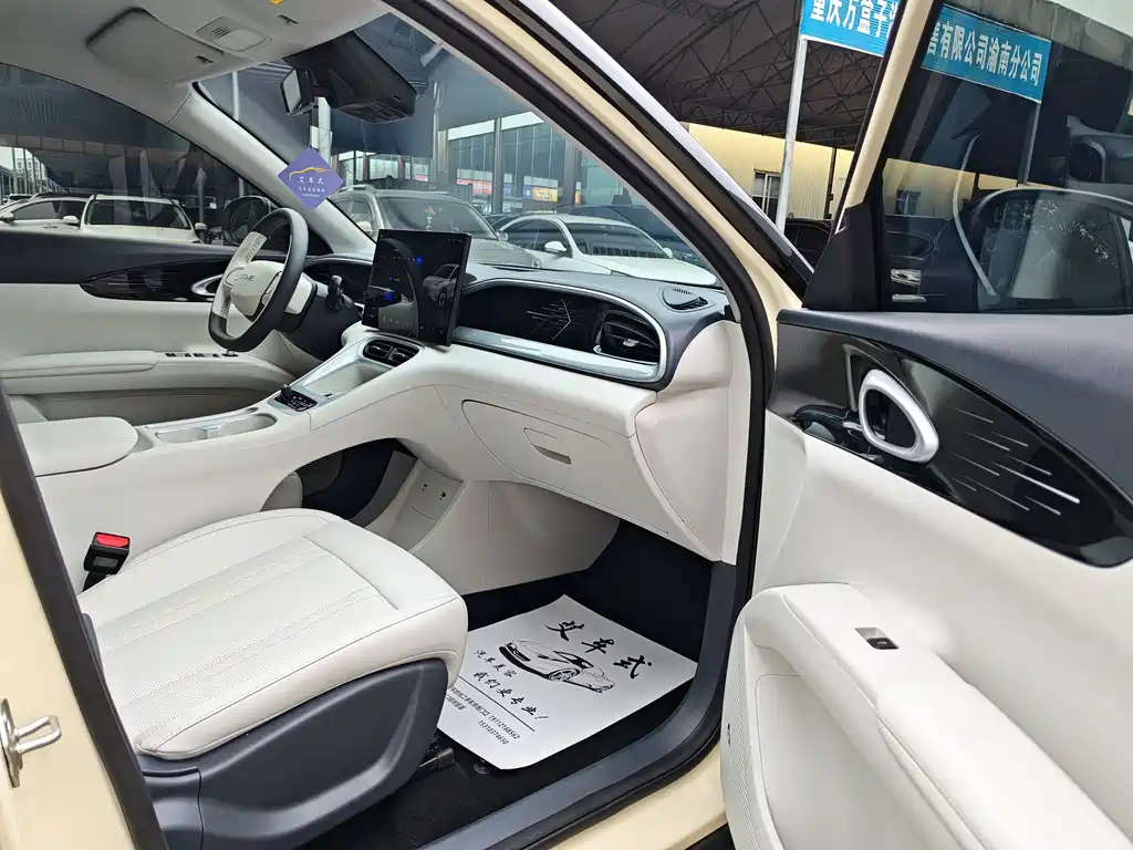Geely Galaxy Starwish 2025 — фото 10