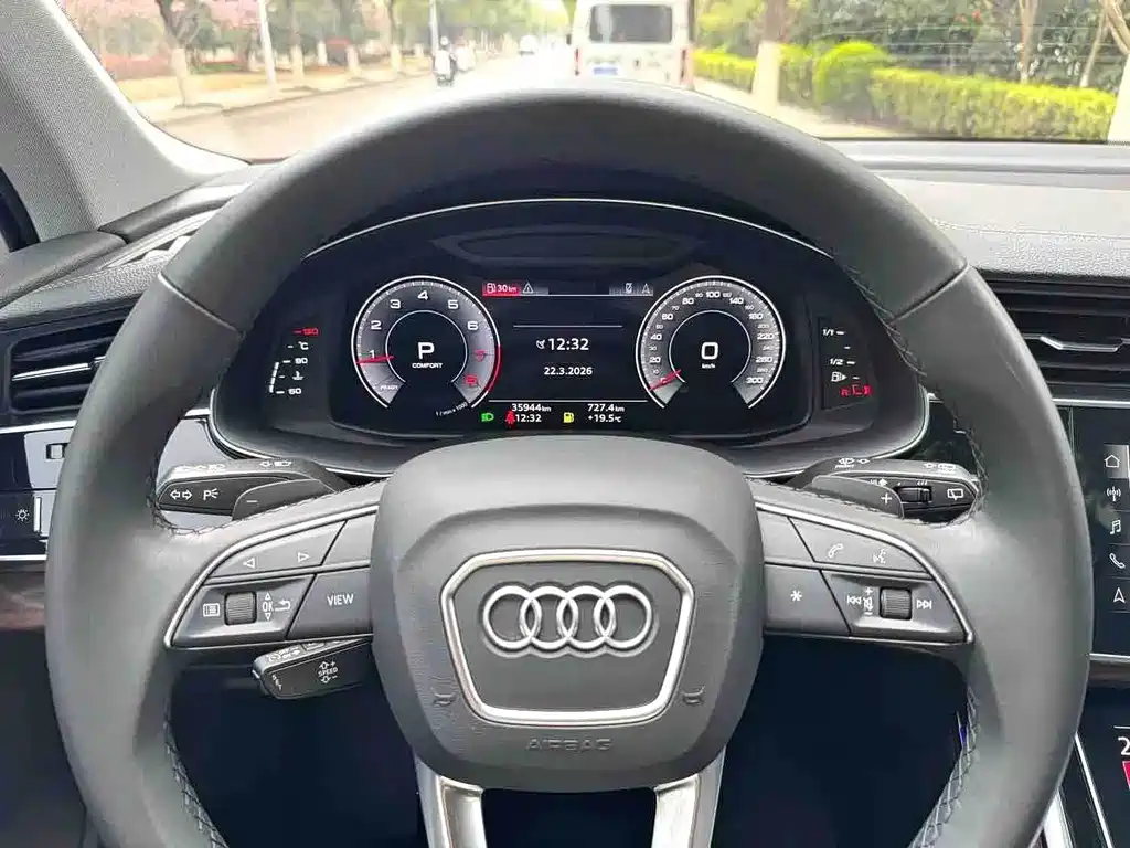 Audi Q7 2023 — фото 9