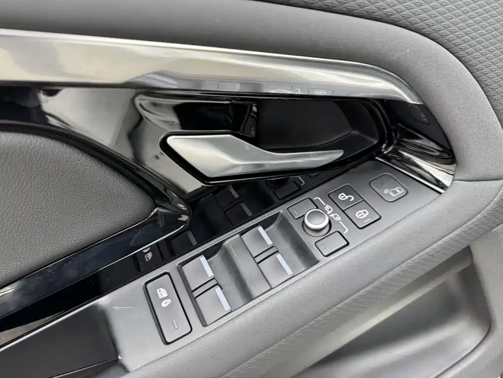 Land Rover Evoque 2021 — фото 18