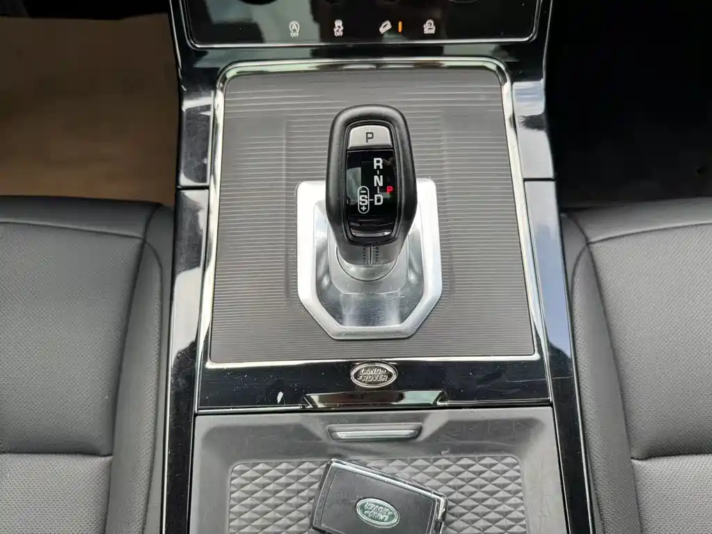 Land Rover Evoque 2021 — фото 14