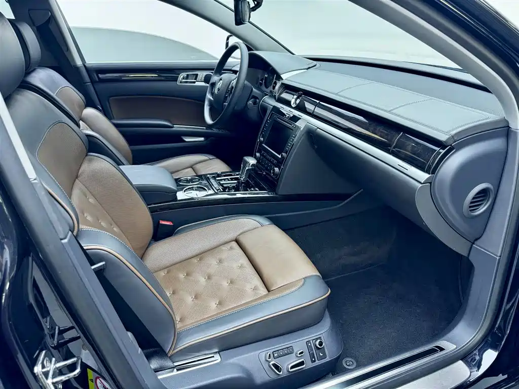 Volkswagen Phaeton 2016 — фото 15